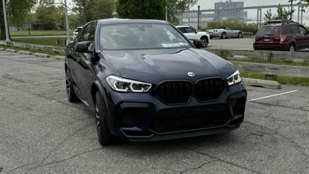 bmwx62021pic1