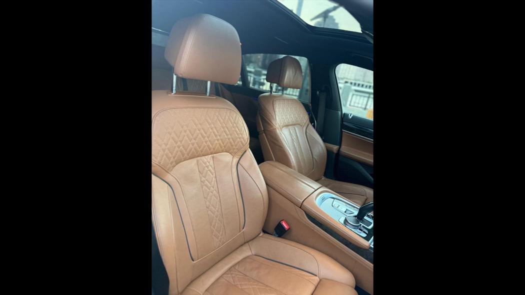 BMW740ipic4