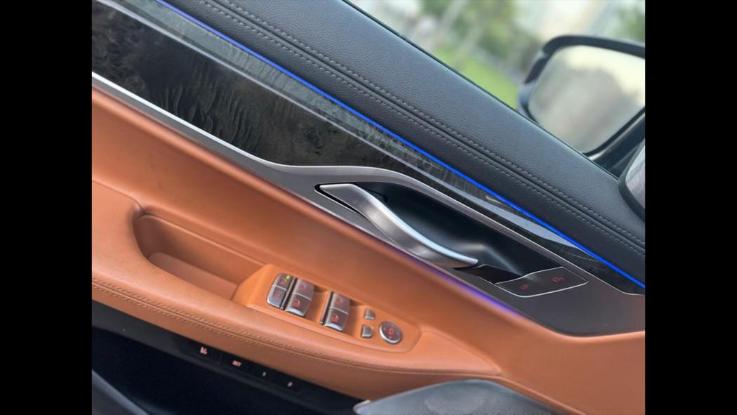 BMW740ipic5